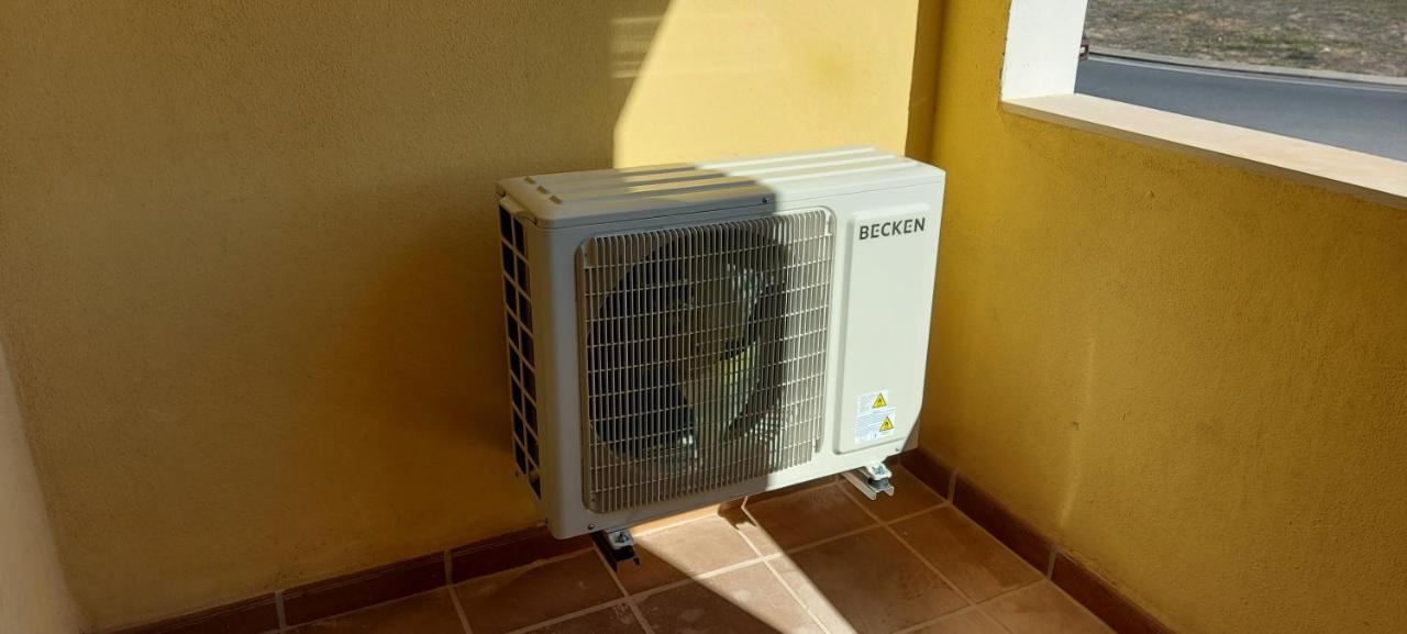 Apartamento Piscina 5 Minutos Praia ألكانتيريا المظهر الخارجي الصورة